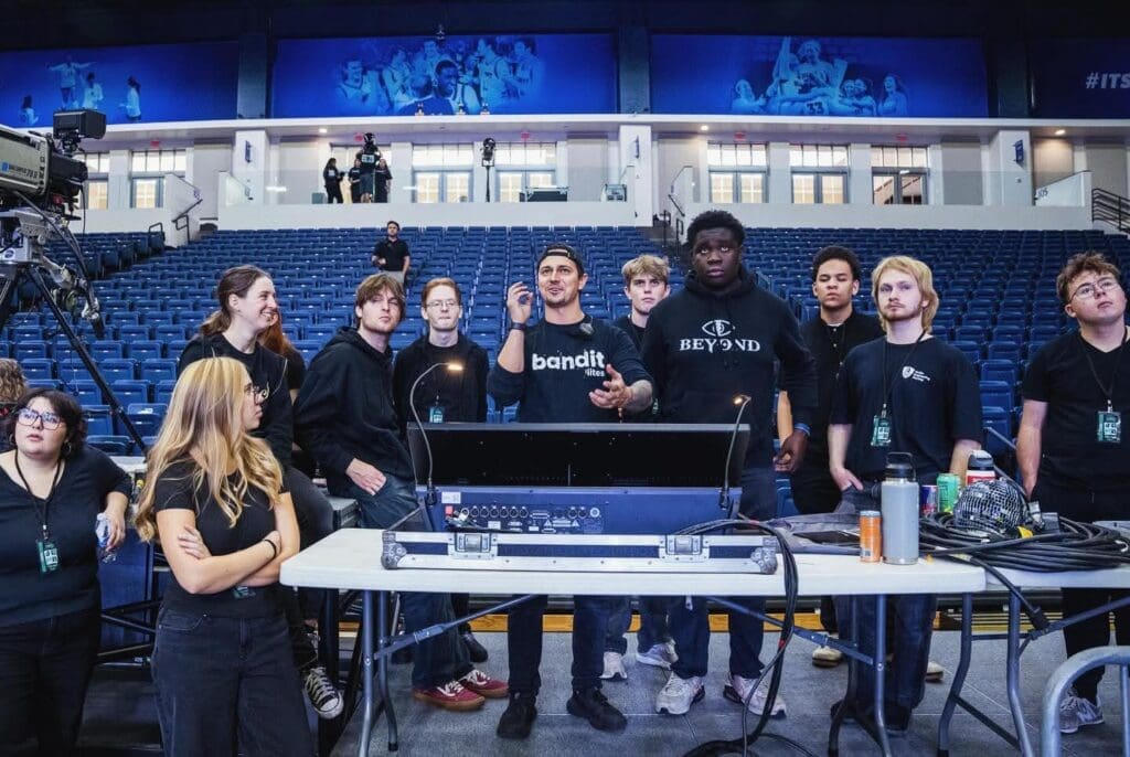 Bandit Lites supporting Belmont University students.
